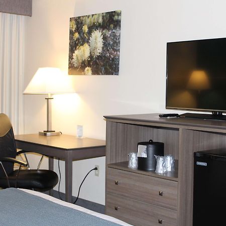 Best Western Plus Yadkin Valley Inn & Suites Jonesville Esterno foto