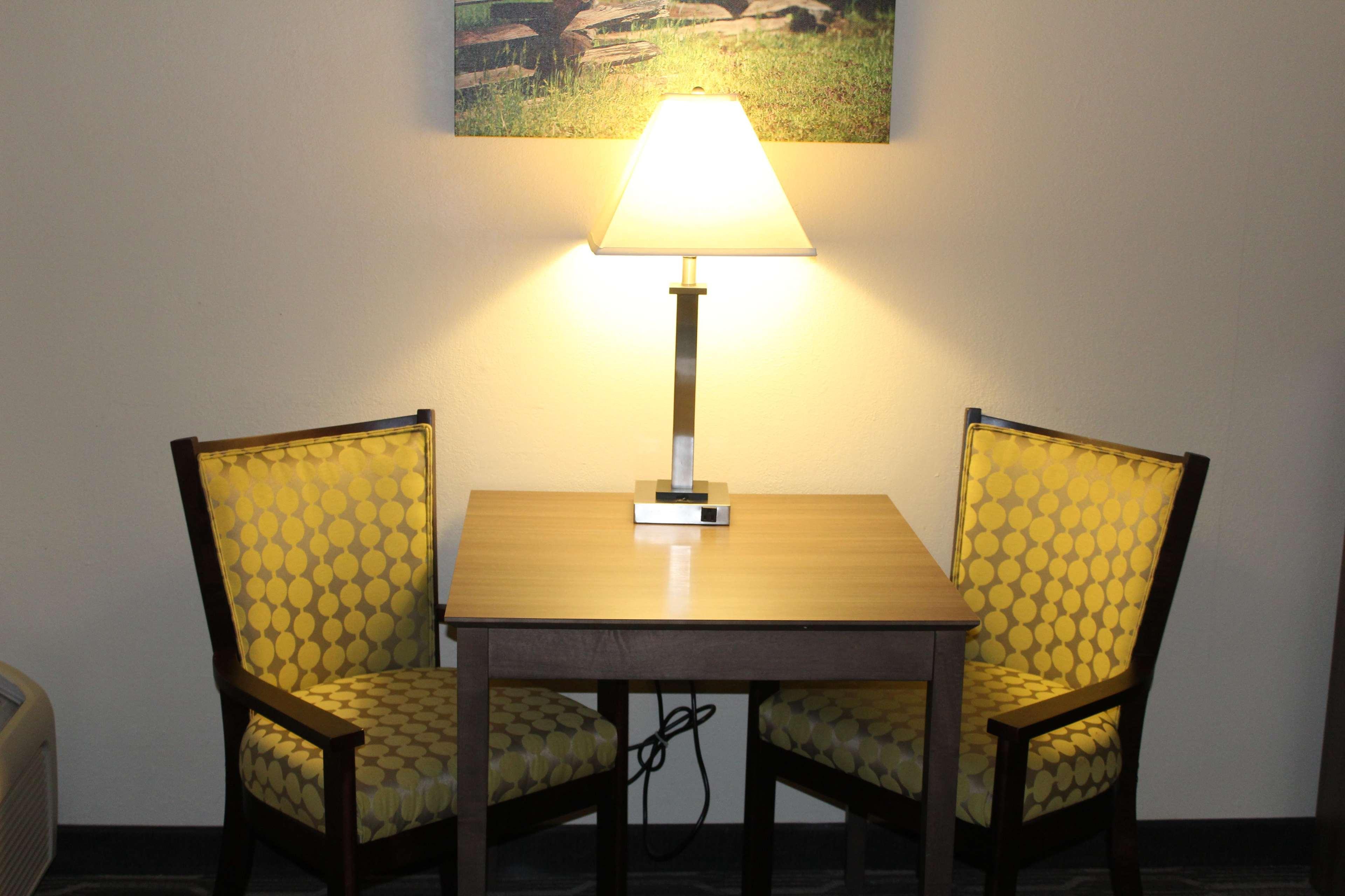 Best Western Plus Yadkin Valley Inn & Suites Jonesville Esterno foto