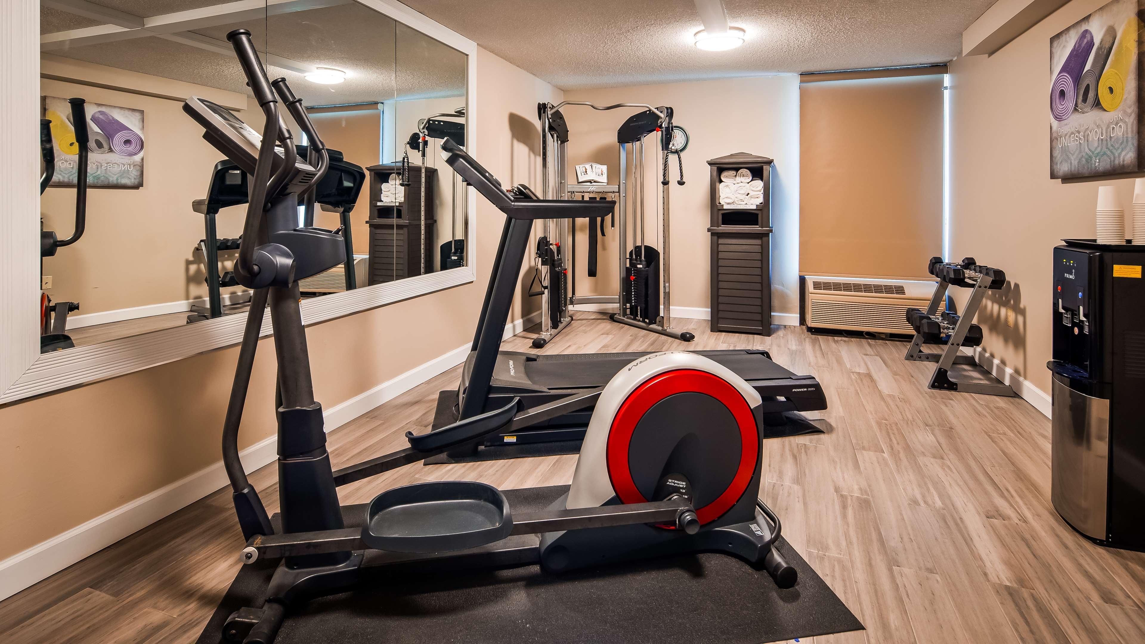 Best Western Plus Yadkin Valley Inn & Suites Jonesville Esterno foto