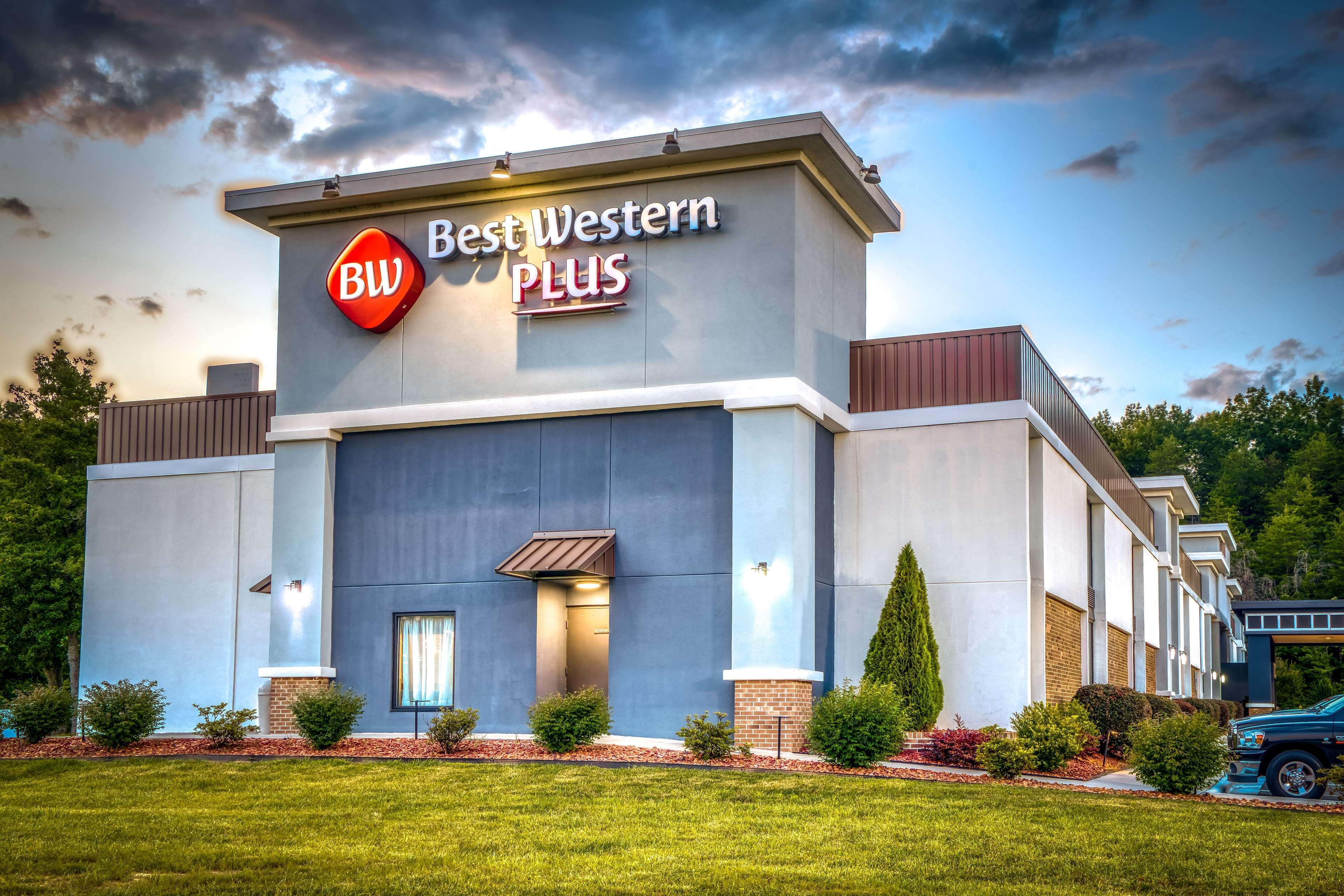 Best Western Plus Yadkin Valley Inn & Suites Jonesville Esterno foto