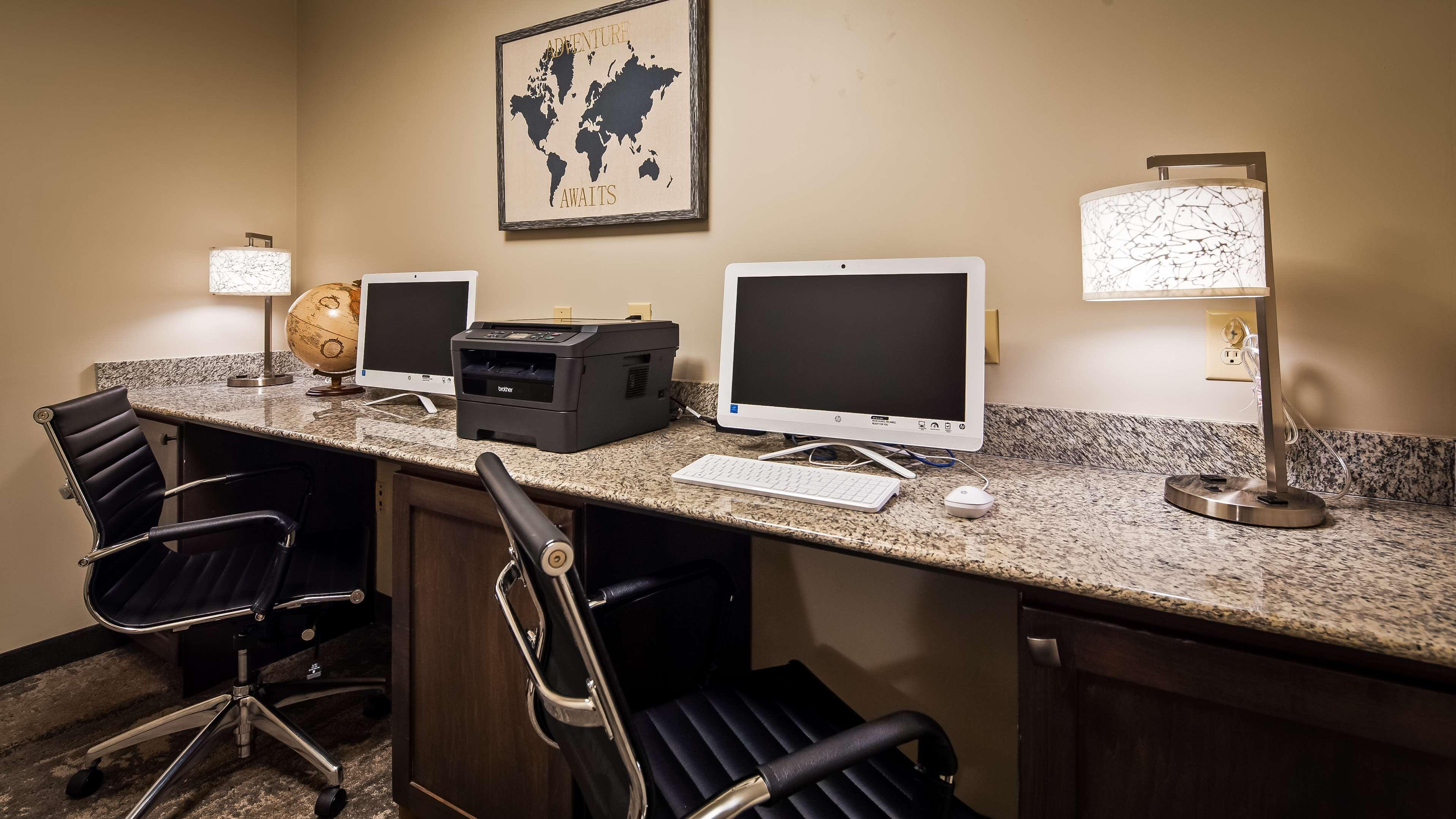 Best Western Plus Yadkin Valley Inn & Suites Jonesville Esterno foto
