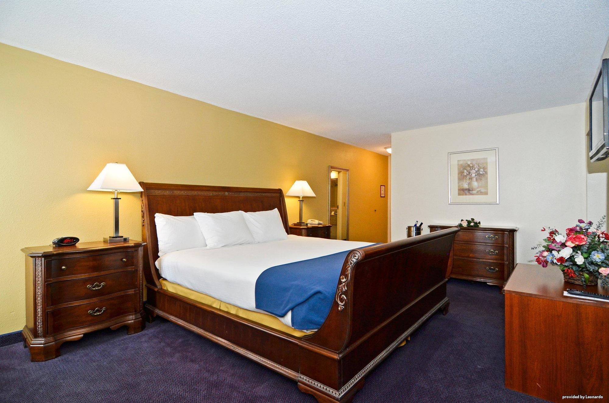 Best Western Plus Yadkin Valley Inn & Suites Jonesville Camera foto