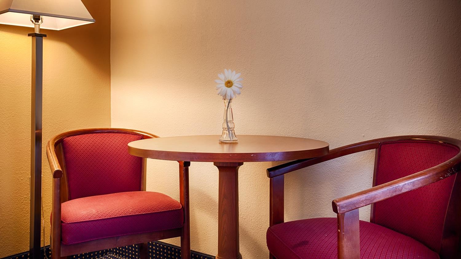 Best Western Plus Yadkin Valley Inn & Suites Jonesville Esterno foto