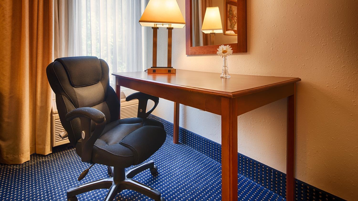 Best Western Plus Yadkin Valley Inn & Suites Jonesville Esterno foto