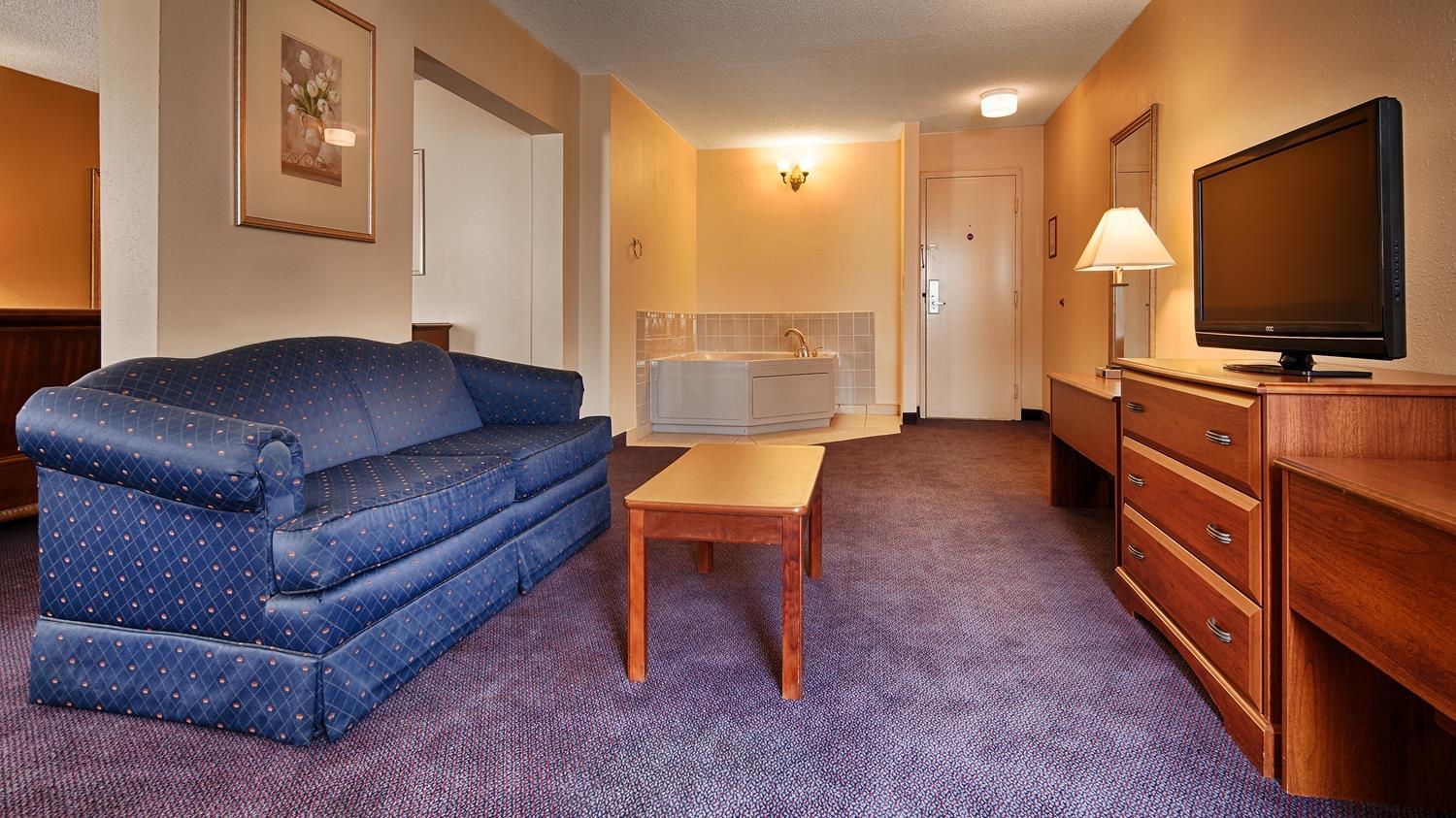 Best Western Plus Yadkin Valley Inn & Suites Jonesville Esterno foto