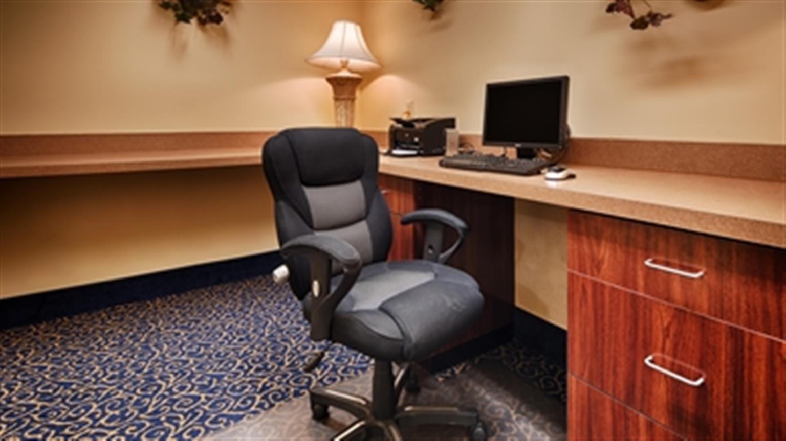 Best Western Plus Yadkin Valley Inn & Suites Jonesville Esterno foto