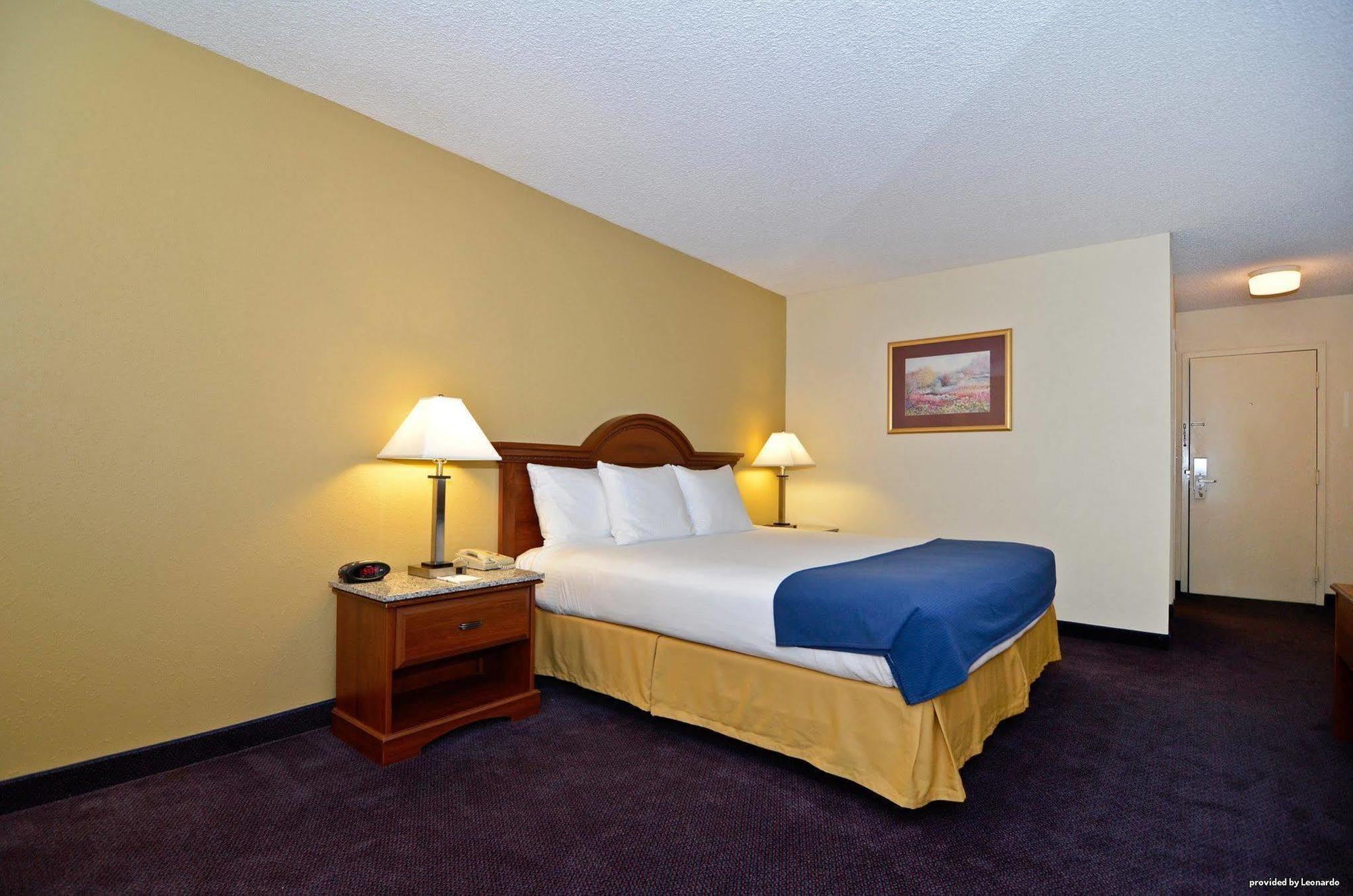 Best Western Plus Yadkin Valley Inn & Suites Jonesville Camera foto